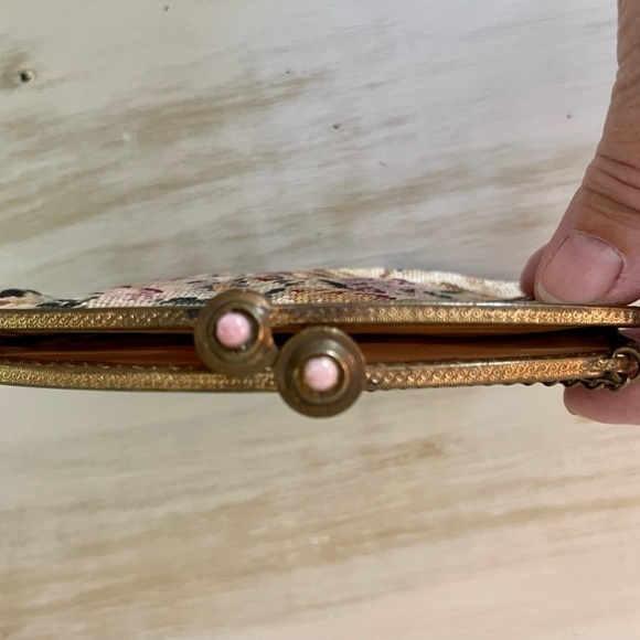 VINTAGE, NEEDLEPOINT HANDBAG. BLACK BACKGROUND WITH GORGEOUS DISPLAY OF FLOWERS. - Picture 4 of 5